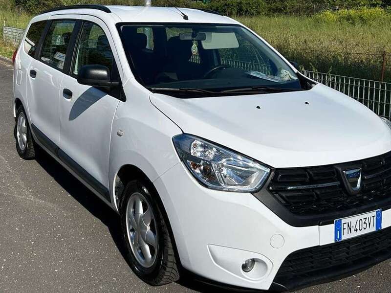 Weiß Gebraucht 2018 Dacia Lodgy Essentiel Van / Kleinbus | 8.300 € (Superpreis) - Bild 1/4