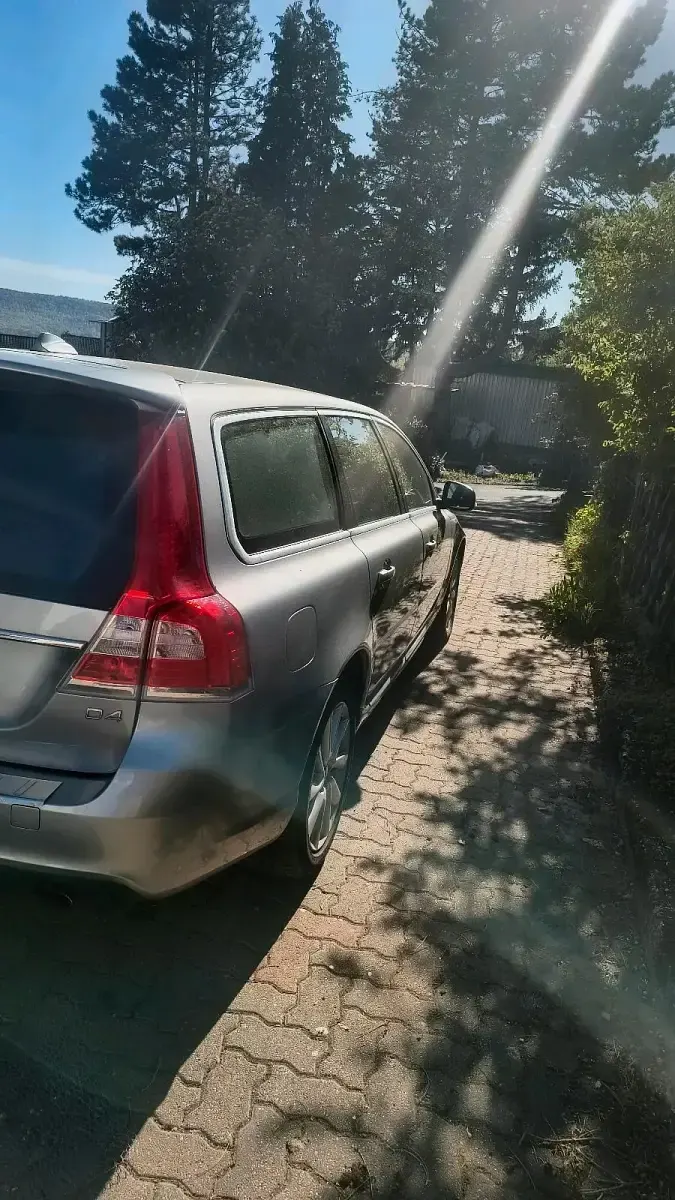 Second-hand Volvo V70 181 CP (133 kW) 2014 Argintiu Break
