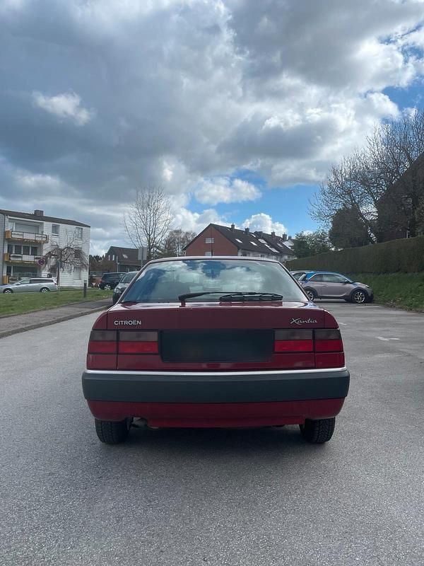 Gebraucht Citroën Xantia 110 PS (80 kW) 1996 Rot Limousine