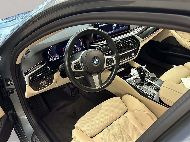 Gebraucht BMW 530 Sport Line 286 PS (210 kW) 2022 Grau Limousine