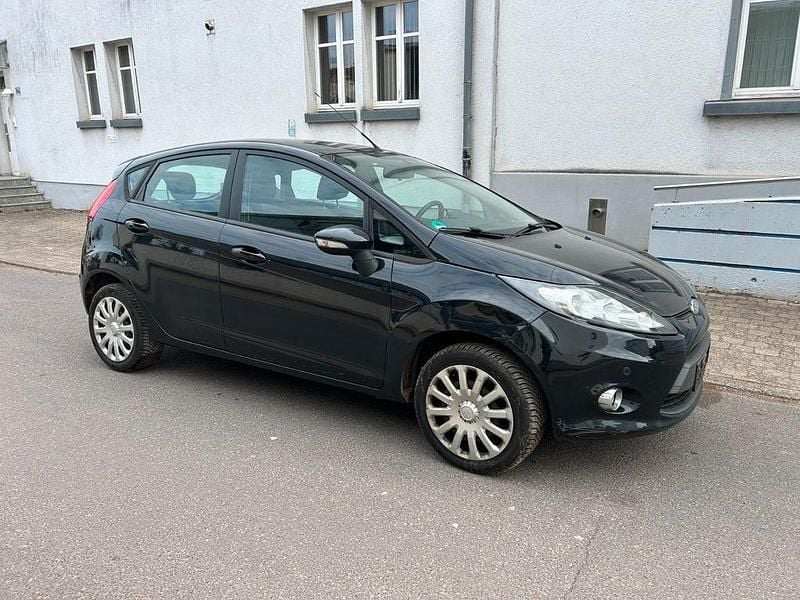 Gebraucht Ford Fiesta Trend 82 PS (60 kW) 2012 Schwarz Kleinwagen