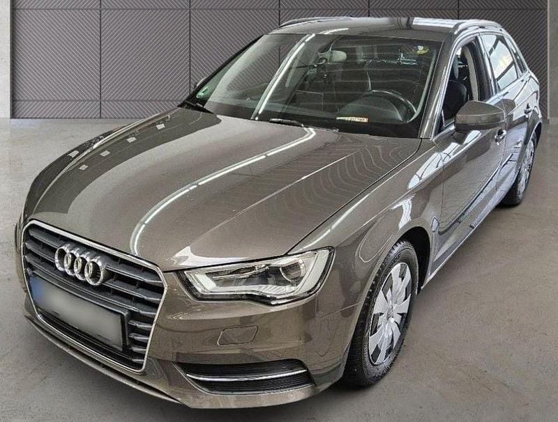 Grau Gebraucht 2014 Audi A3 Sportback Ambiente Limousine | 13.890 € (Guter Preis) - Bild 1/4
