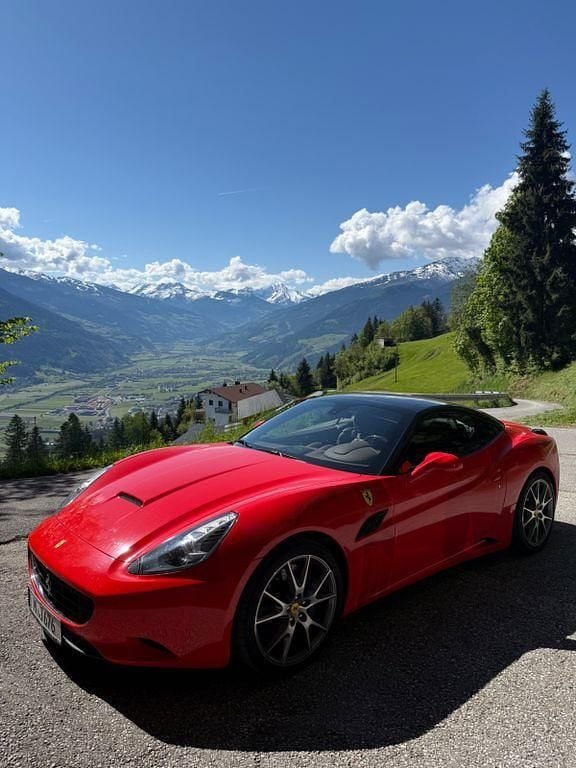 Schwarz Gebraucht 2013 Ferrari California Cabrio | 123.900 € (Fairer Preis) - Bild 1/4
