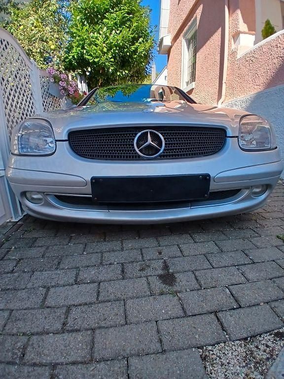 Grau Gebraucht 2001 Mercedes SLK200 Edition Cabrio | 1.800 € - Bild 1/4