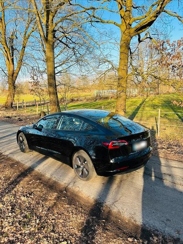 Usado Tesla Model 3 Standard Range Plus 226 kW (308 CV) 2022 Negro Berlina