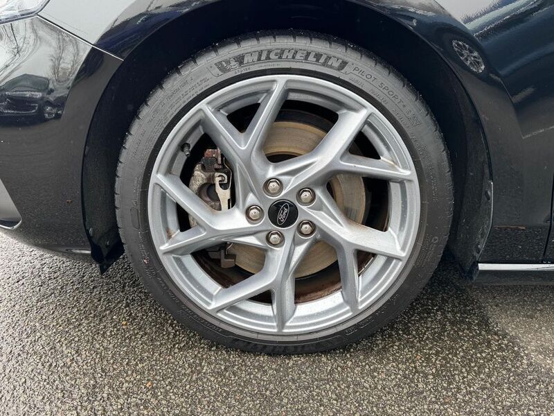 Gebraucht Ford Focus ST 280 PS (205 kW) 2019 Schwarz Limousine