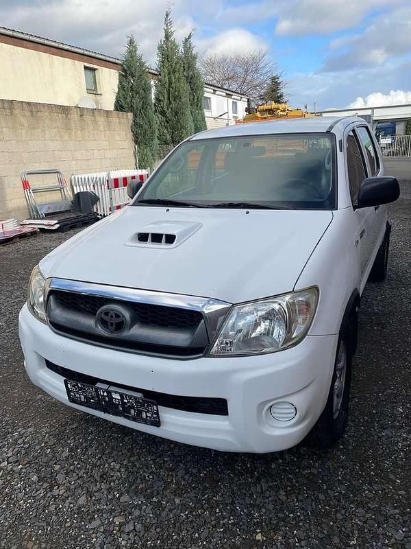 Weiß Gebraucht 2011 Toyota HiLux Abholung | 13.450 € (Fairer Preis) - Bild 1/4