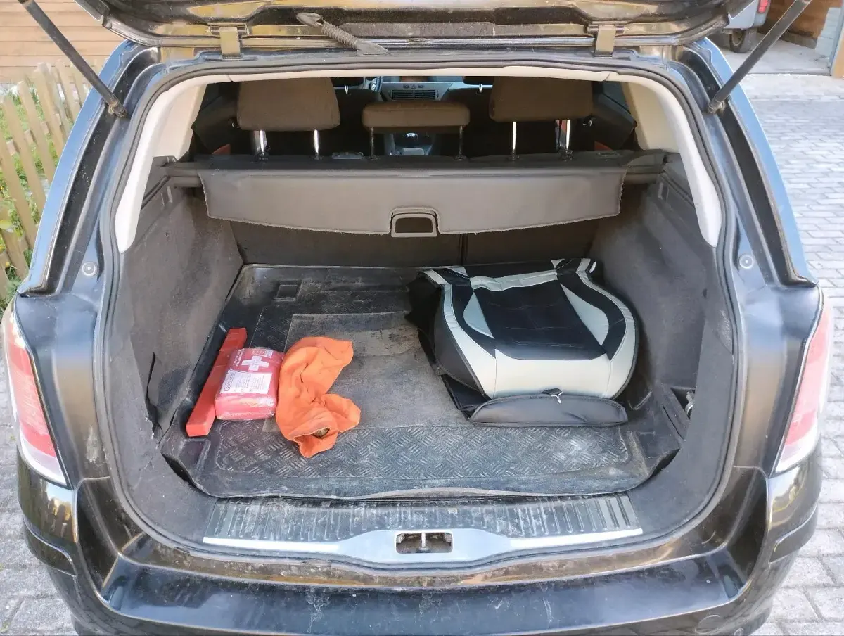 Second-hand Opel Astra 140 CP (102 kW) 2006 Negru Break