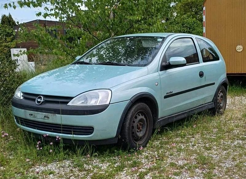 Grün Gebraucht 2001 Opel Corsa Kleinwagen | 1.900 € (Fairer Preis) - Bild 1/4