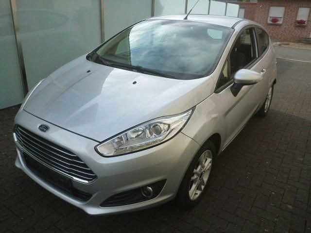 Silber Gebraucht 2016 Ford Fiesta Kleinwagen | 6.895 € (Fairer Preis) - Bild 1/4