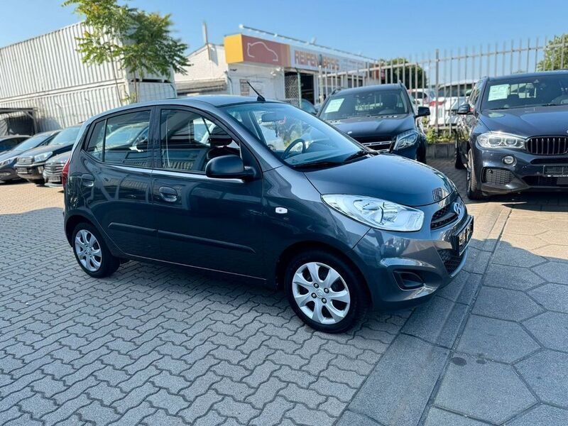 Grau Gebraucht 2013 Hyundai i10 Edition Kleinwagen | 5.999 € (Etwas zu teuer) - Bild 1/4