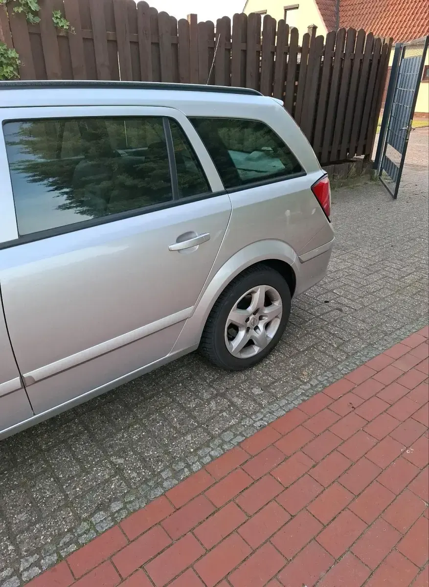 Gebraucht Opel Astra 125 PS (91 kW) 2007 Silber Kombi