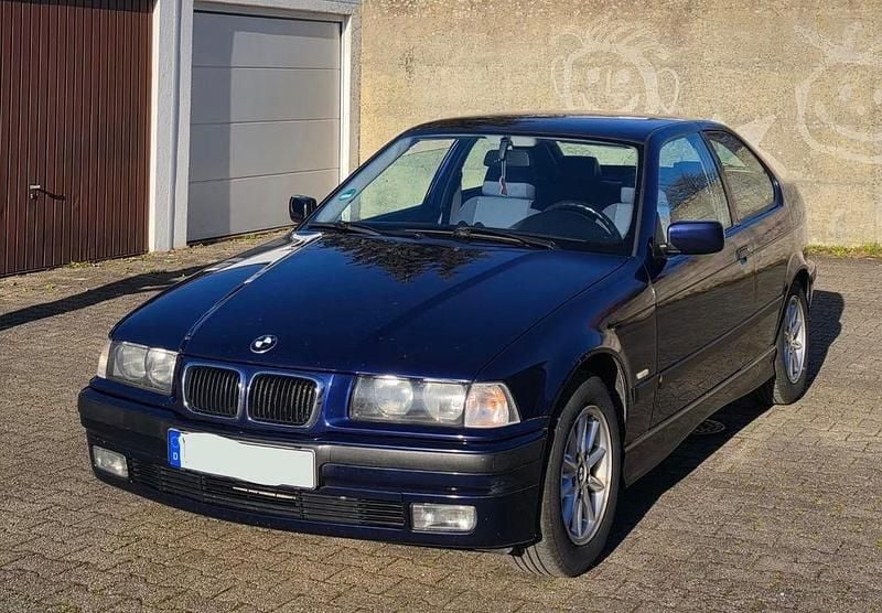 Gebraucht BMW 316 105 PS (77 kW) 1999 Blau Limousine