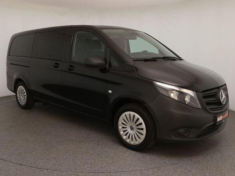 Schwarz Gebraucht 2024 Mercedes Vito Van / Kleinbus | 40.440 € (Teuer) - Bild 1/4