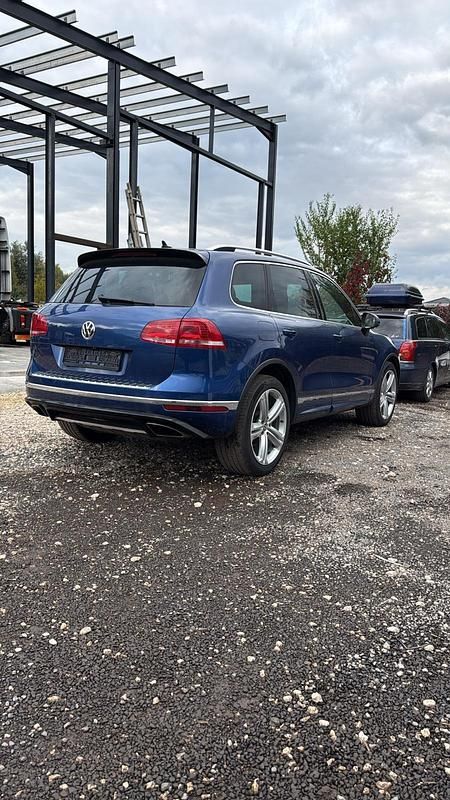 Gebraucht VW Touareg R-line 262 PS (192 kW) 2016 Blau SUV