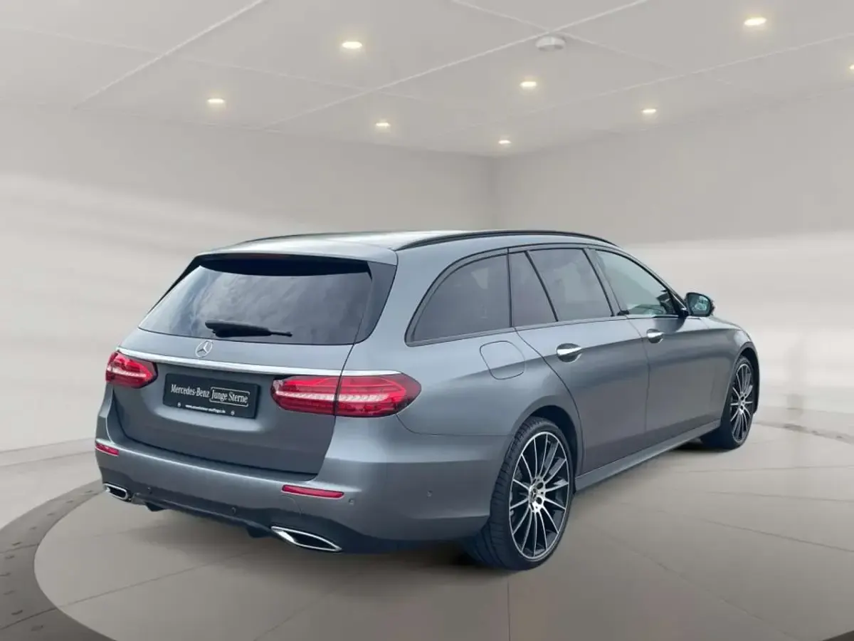 Gebraucht Mercedes E400 Exclusive 330 PS (242 kW) 2022 Grau Kombi