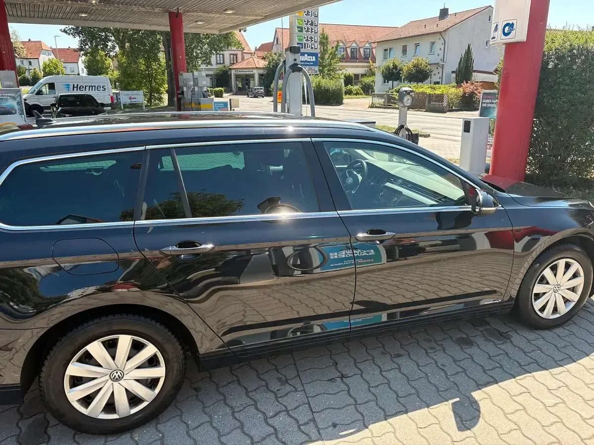 Gebraucht VW Passat Business 150 PS (110 kW) 2022 Schwarz Kombi