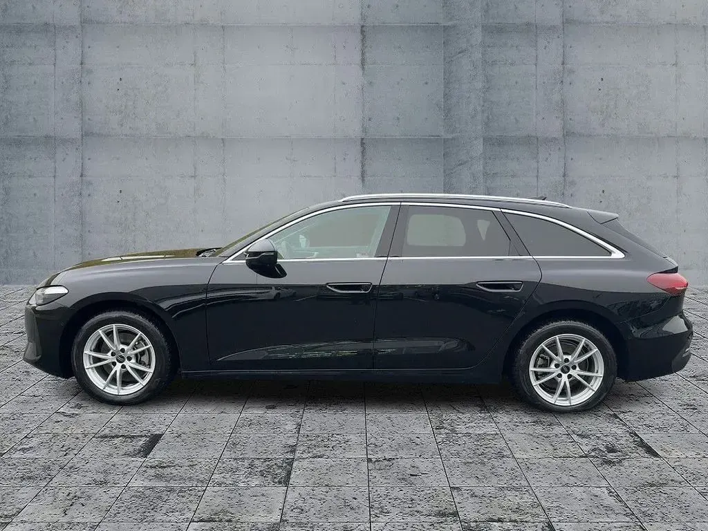 Gebraucht Audi A5 Sport 204 PS (150 kW) 2025 Mythosschwarz metallic Kombi