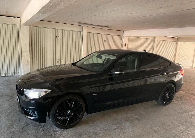Schwarz Gebraucht 2015 BMW 320 M Performance Limousine | 16.350 € (Guter Preis) - Bild 1/4