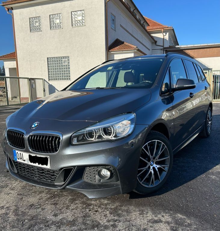 Grau Gebraucht 2016 BMW 220 Gran Tourer M Sport Van / Kleinbus | 16.900 € (Guter Preis) - Bild 1/4