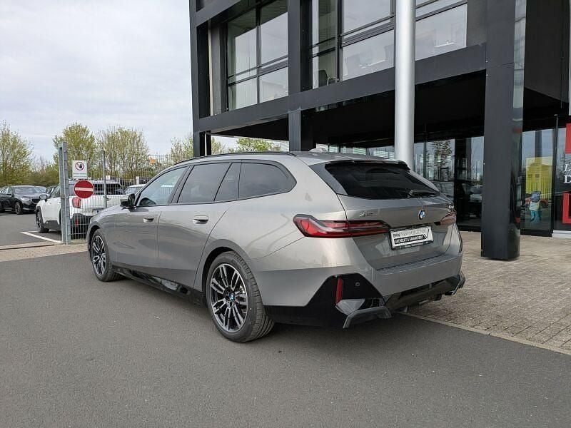 Gebraucht BMW 520 M Sport 197 PS (144 kW) 2025 Grau Kombi