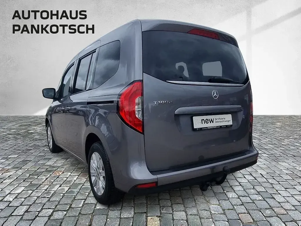 Gebraucht Mercedes 180 116 PS (85 kW) 2023 Grau Limousine
