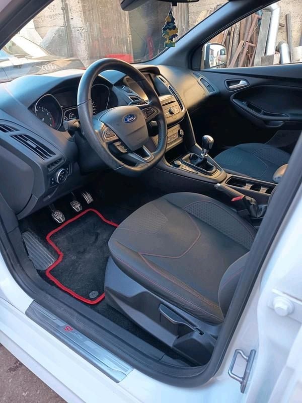 Gebraucht Ford Focus 150 PS (110 kW) 2016 Weiß Limousine