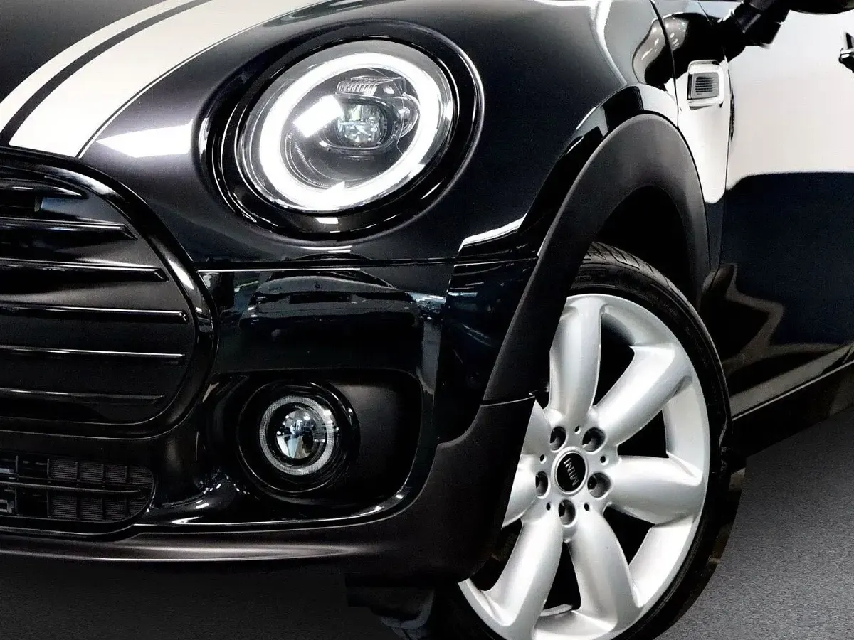 Gebraucht Mini Cooper Clubman Classic 136 PS (100 kW) 2023 Midnight black ii Kombi