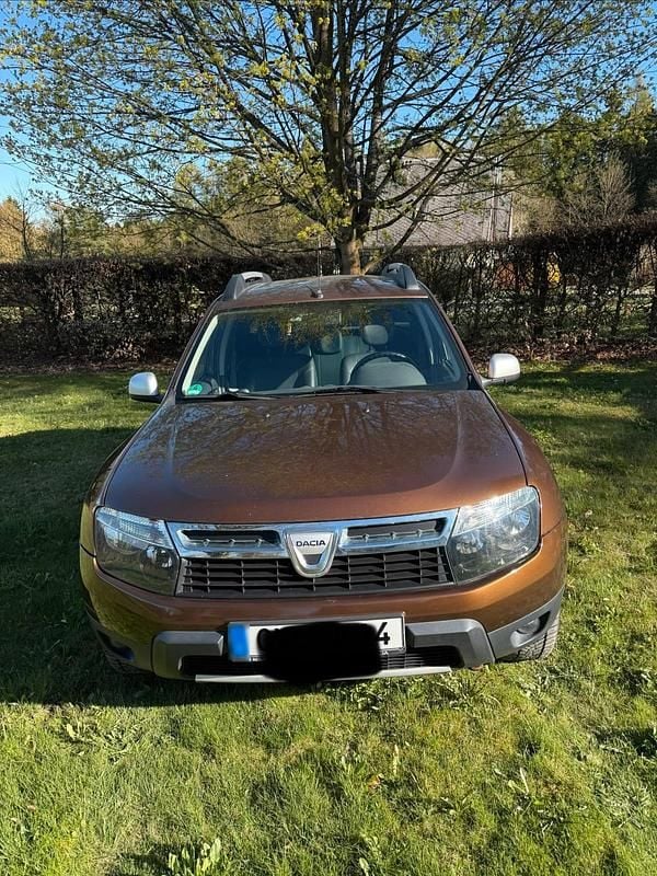 Second-hand Dacia Duster 105 CP (77 kW) 2011 Maro SUV