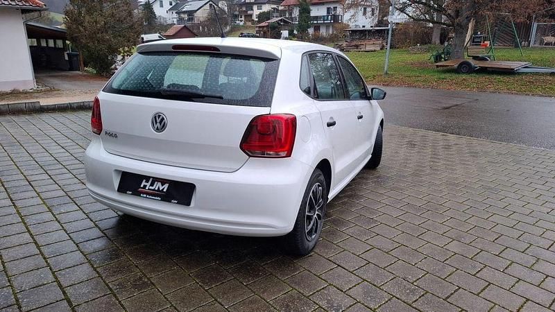 Gebraucht VW Polo Trendline 69 PS (50 kW) 2010 Weiß Limousine