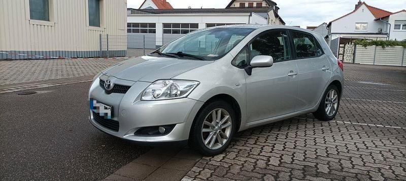 Gebraucht Toyota Auris 126 PS (92 kW) 2008 Silber Limousine