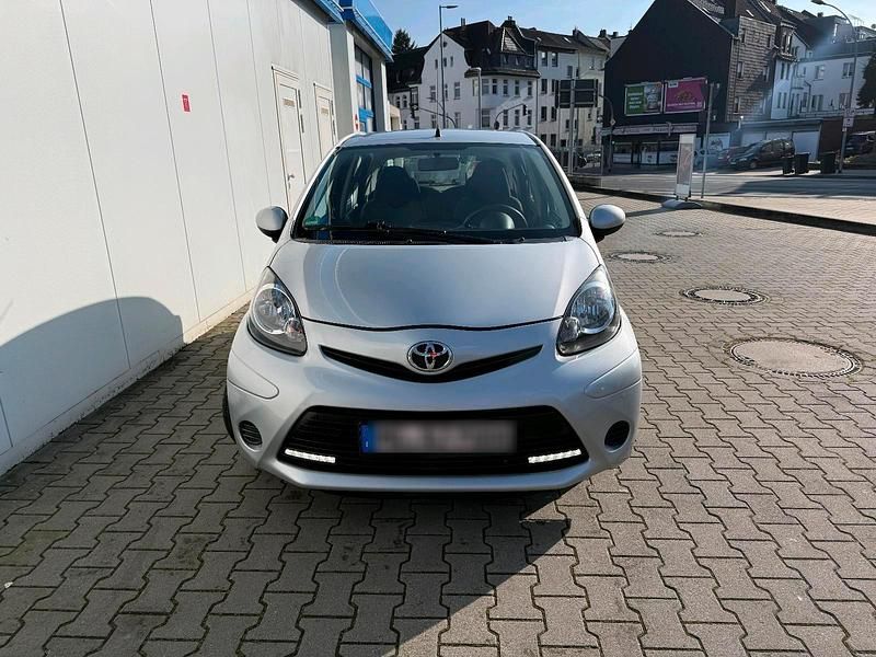 Gebraucht Toyota Aygo 68 PS (50 kW) 2013 Kleinwagen