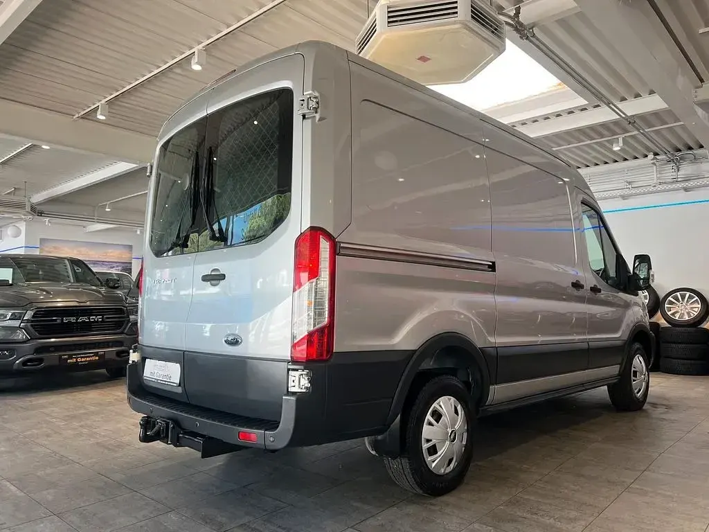 Gebraucht Ford Transit Trend 155 PS (114 kW) 2016 Silber Van