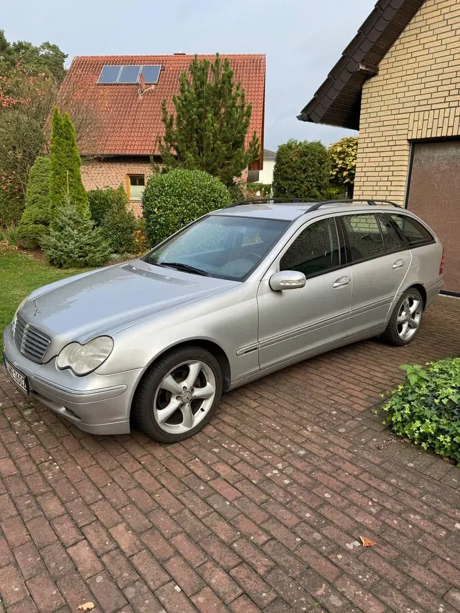 Gebraucht Mercedes C180 Elegance 129 PS (94 kW) 2002 Silber Kombi