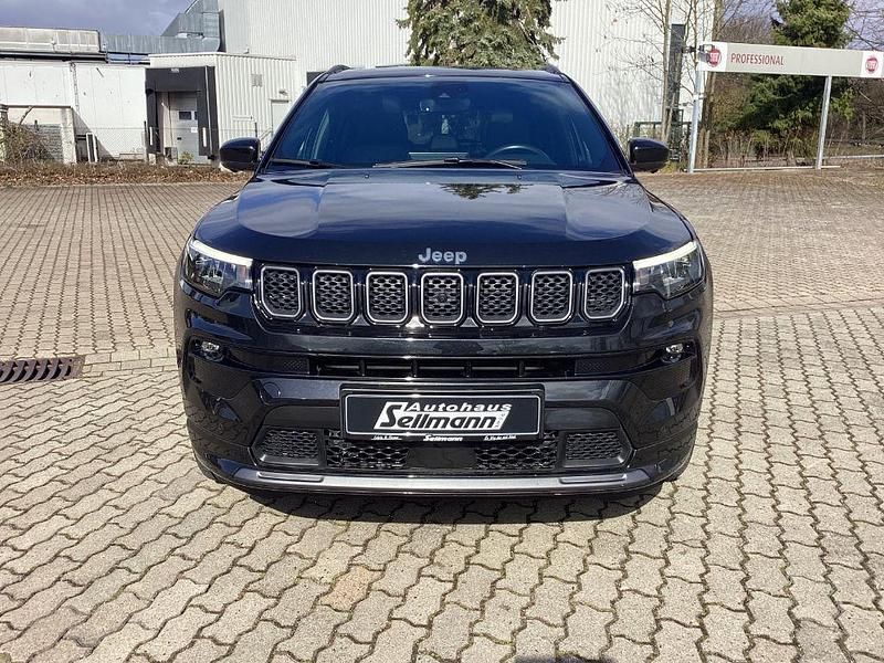 Gebraucht Jeep Compass 241 PS (177 kW) 2022 Schwarz SUV