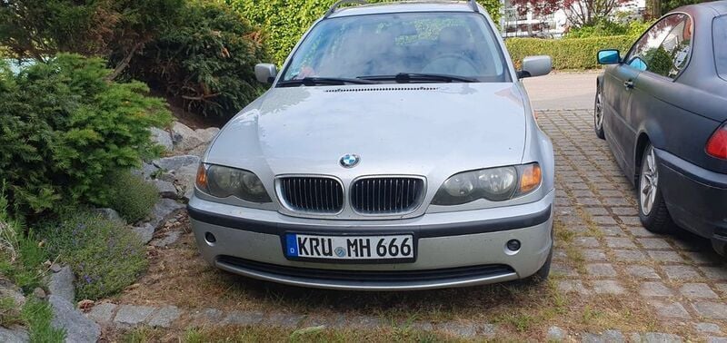 Silber Gebraucht 2003 BMW 325 Kombi | 1.800 € (Superpreis) - Bild 1/4