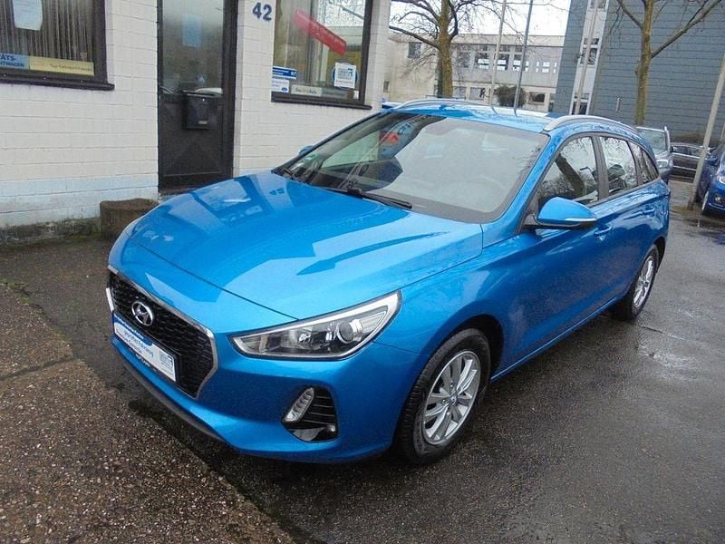 Gebraucht Hyundai i30 Style 140 PS (102 kW) 2018 Blau Kombi