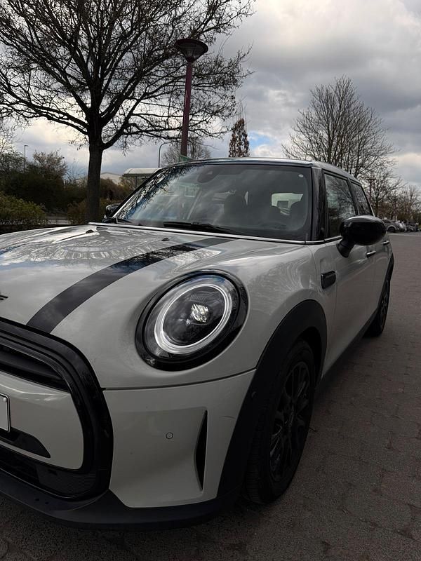 Weiß Gebraucht 2023 Mini Cooper Kleinwagen | 23.000 € (Fairer Preis) - Bild 1/4