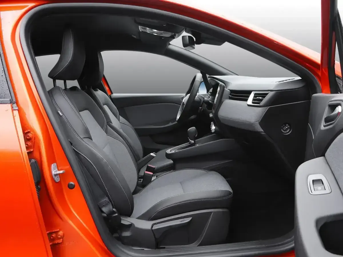 Neu Renault Clio 91 PS (66 kW) 2025 Valenciaorange Kleinwagen