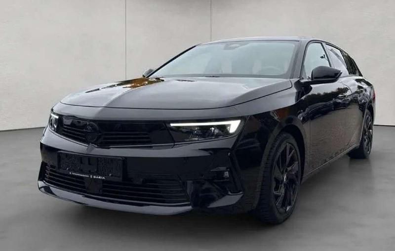 Neu Opel Astra 131 PS (96 kW) 2025 Schwarz met. Kleinwagen