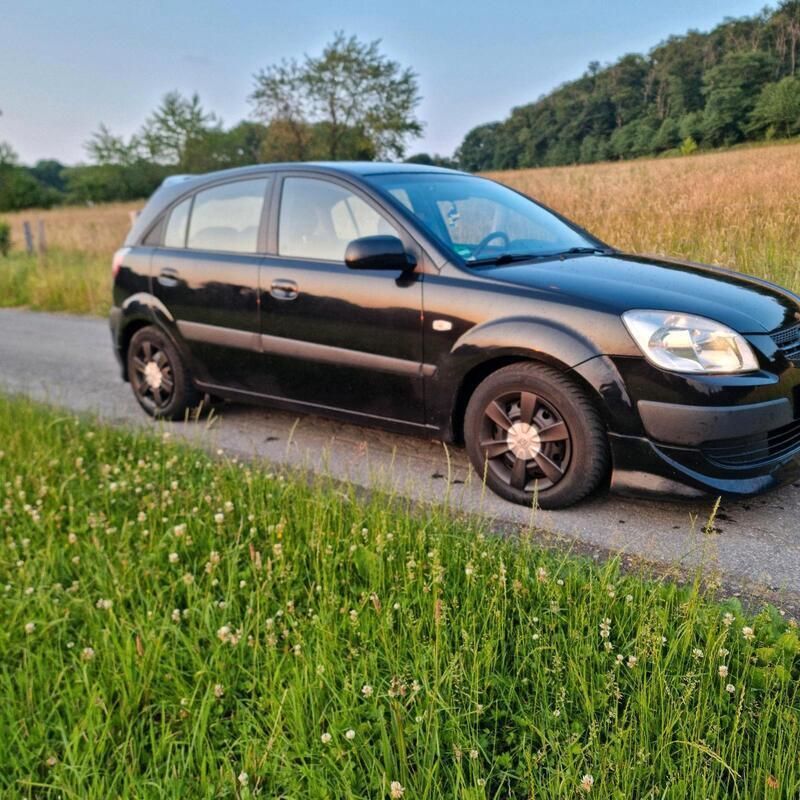 Schwarz Gebraucht 2007 Kia Rio 2 Limousine | 2.850 € - Bild 1/4
