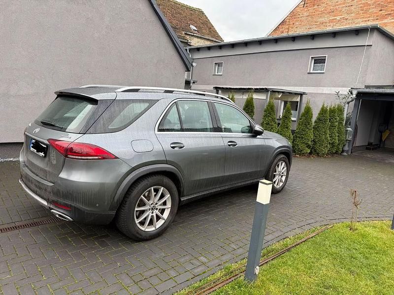 Gebraucht Mercedes GLE350 194 PS (142 kW) 2021 Grau SUV