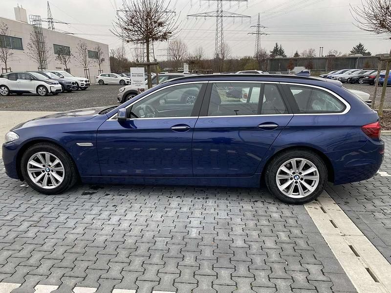 Gebraucht BMW 520 Sport Line 190 PS (139 kW) 2017 Blau Kombi