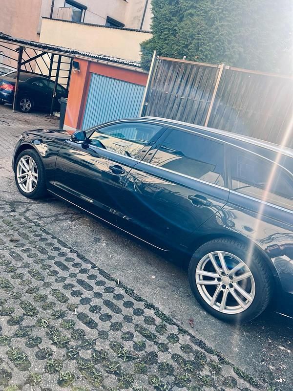 Gebraucht Audi A6 204 PS (150 kW) 2014 Blau Kombi