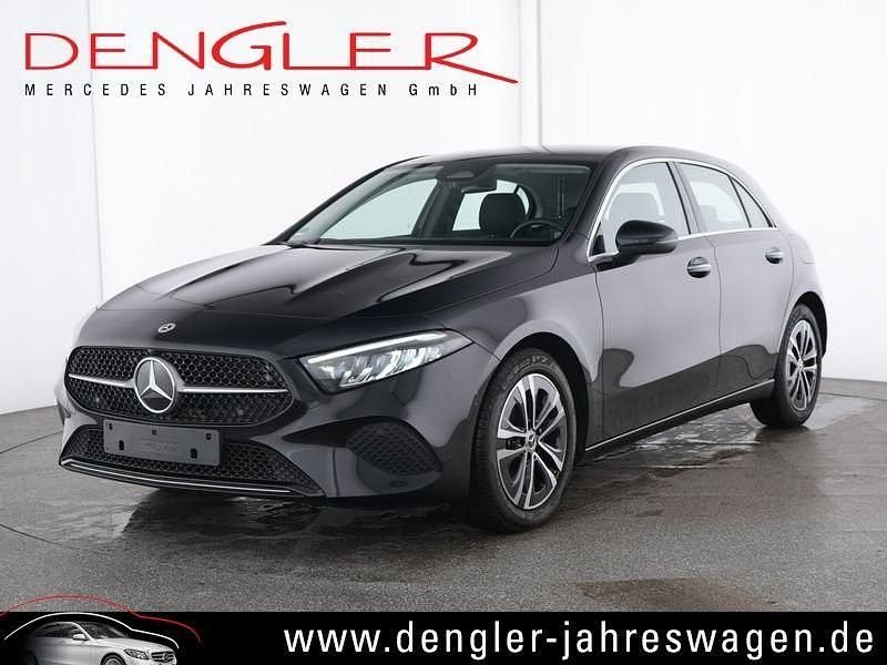 Schwarz Gebraucht 2024 Mercedes A200 Progressive Limousine | 29.890 € (Fairer Preis) - Bild 1/4