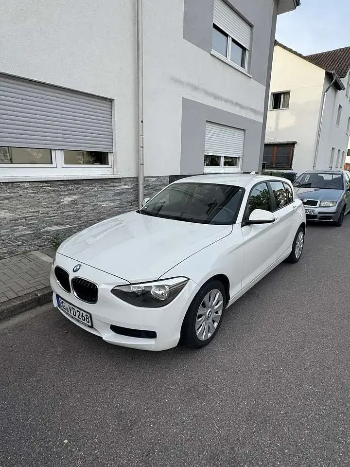 Gebraucht BMW 114 102 PS (75 kW) 2013 Weiß Kleinwagen