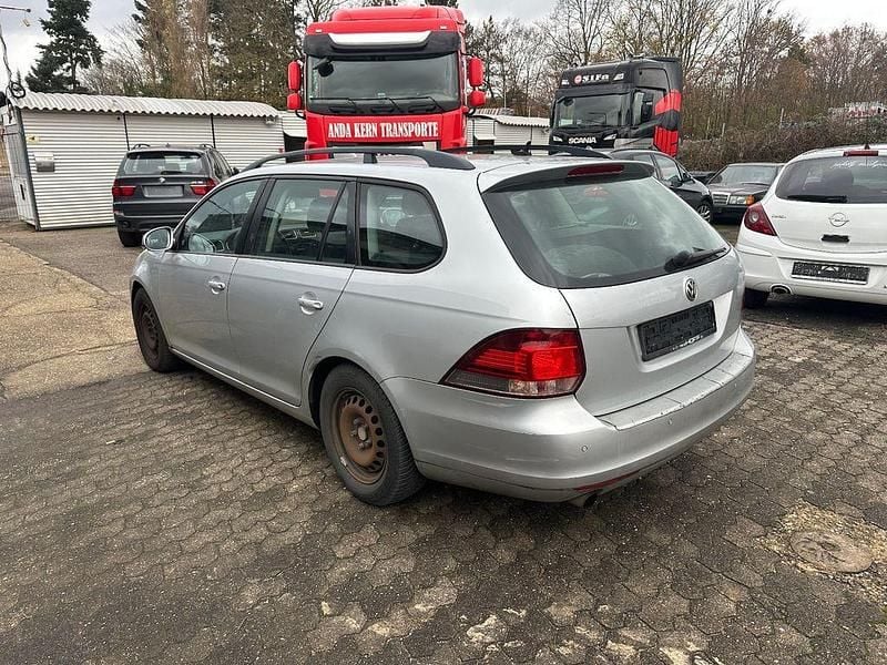 Grau Gebraucht 2011 VW Golf VI Trendline Kombi | 2.950 € (Guter Preis) - Bild 1/4