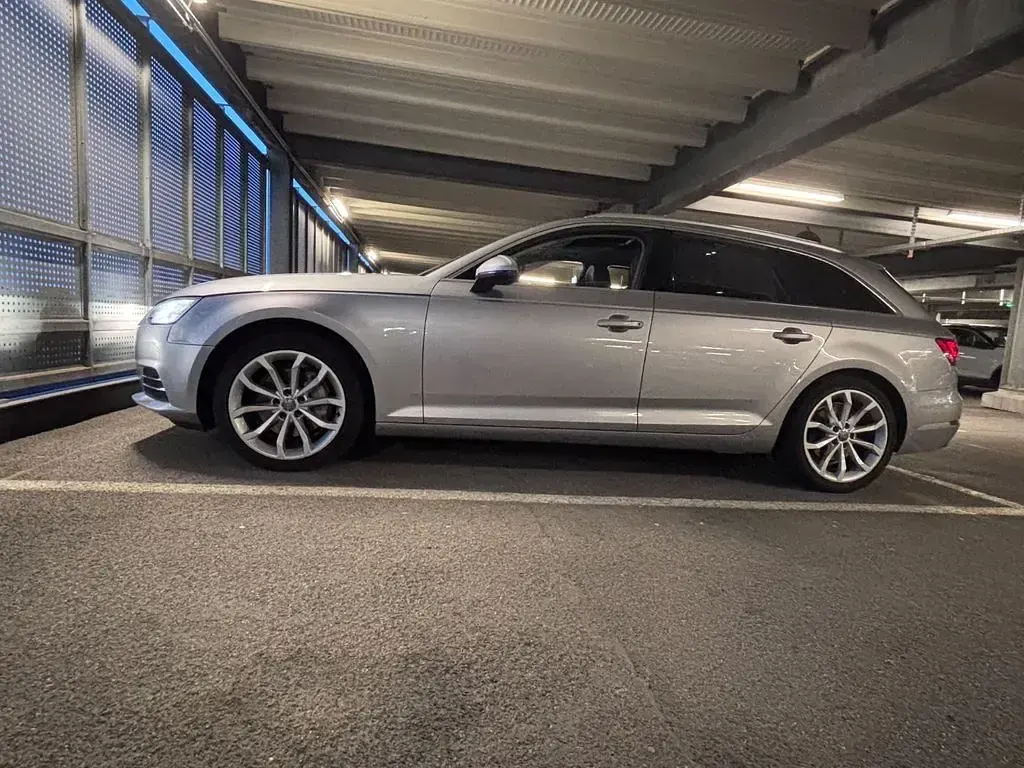 Gebraucht Audi A4 Sport 218 PS (160 kW) 2016 Grau Kombi