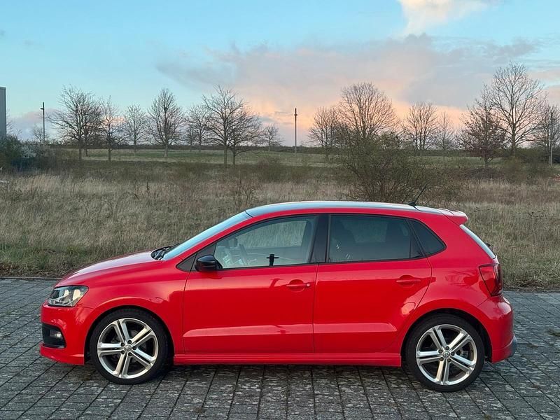 Gebraucht VW Polo Highline 90 PS (66 kW) 2017 Rot Kleinwagen