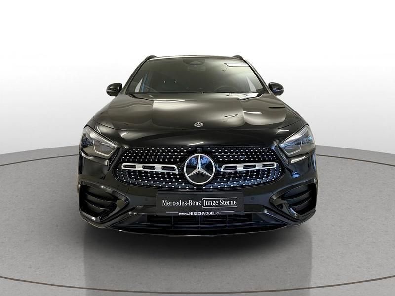Gebraucht Mercedes GLA200 AMG line 163 PS (119 kW) 2025 Unilack nachtschwarz SUV